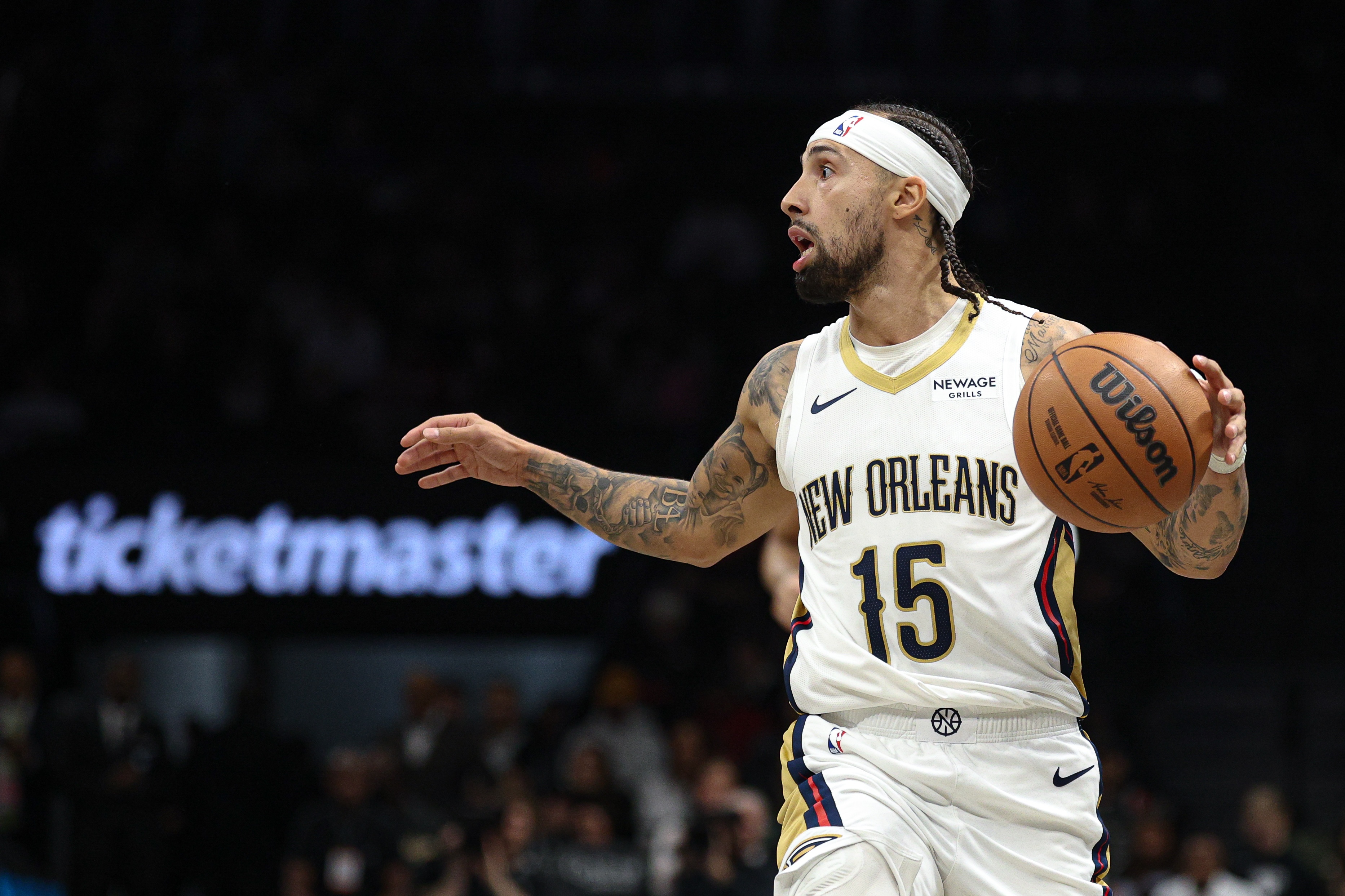 开云APP-美记：尼克斯对老6感兴趣 他能防但他会让球队后场尺寸变得更小