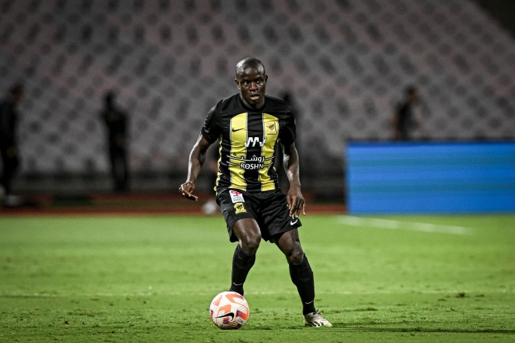 德天空:坎特已接受费内巴切提出的降薪要求,以促成这笔交易